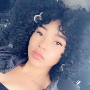 Meet your Posher, Zoe